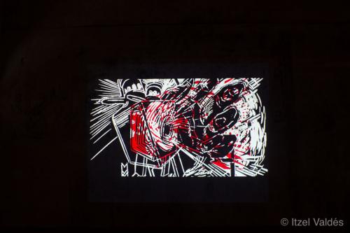 Proyección de videoarte en la presentación de la colección "Grito"